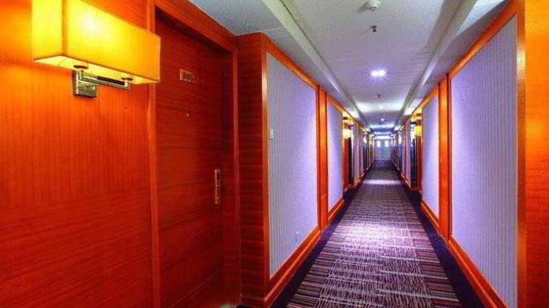 Bluesky Hotel Гуанчжоу Экстерьер фото