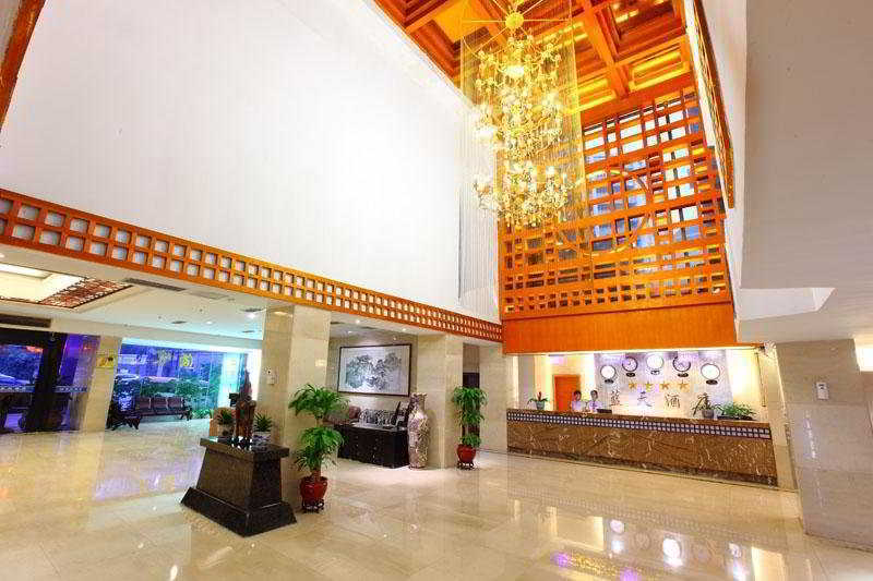 Bluesky Hotel Гуанчжоу Экстерьер фото