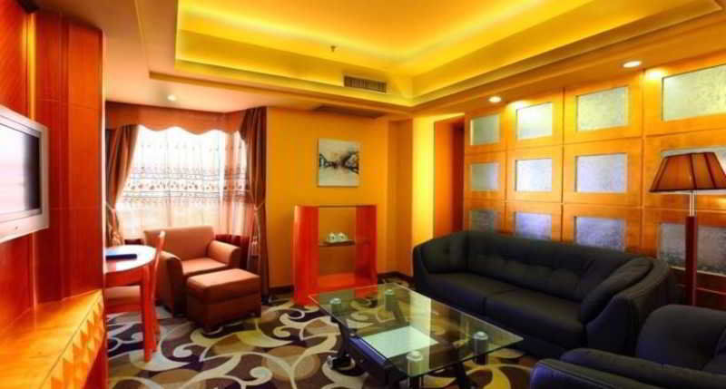 Bluesky Hotel Гуанчжоу Экстерьер фото