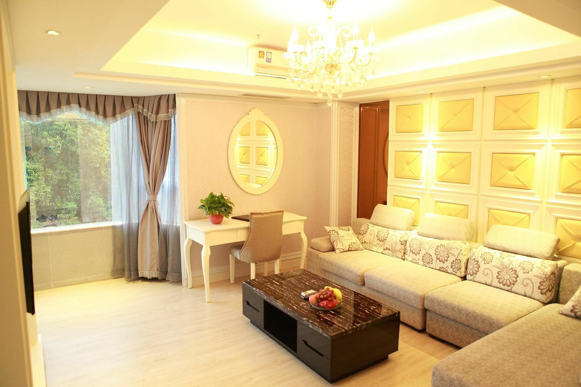 Bluesky Hotel Гуанчжоу Экстерьер фото