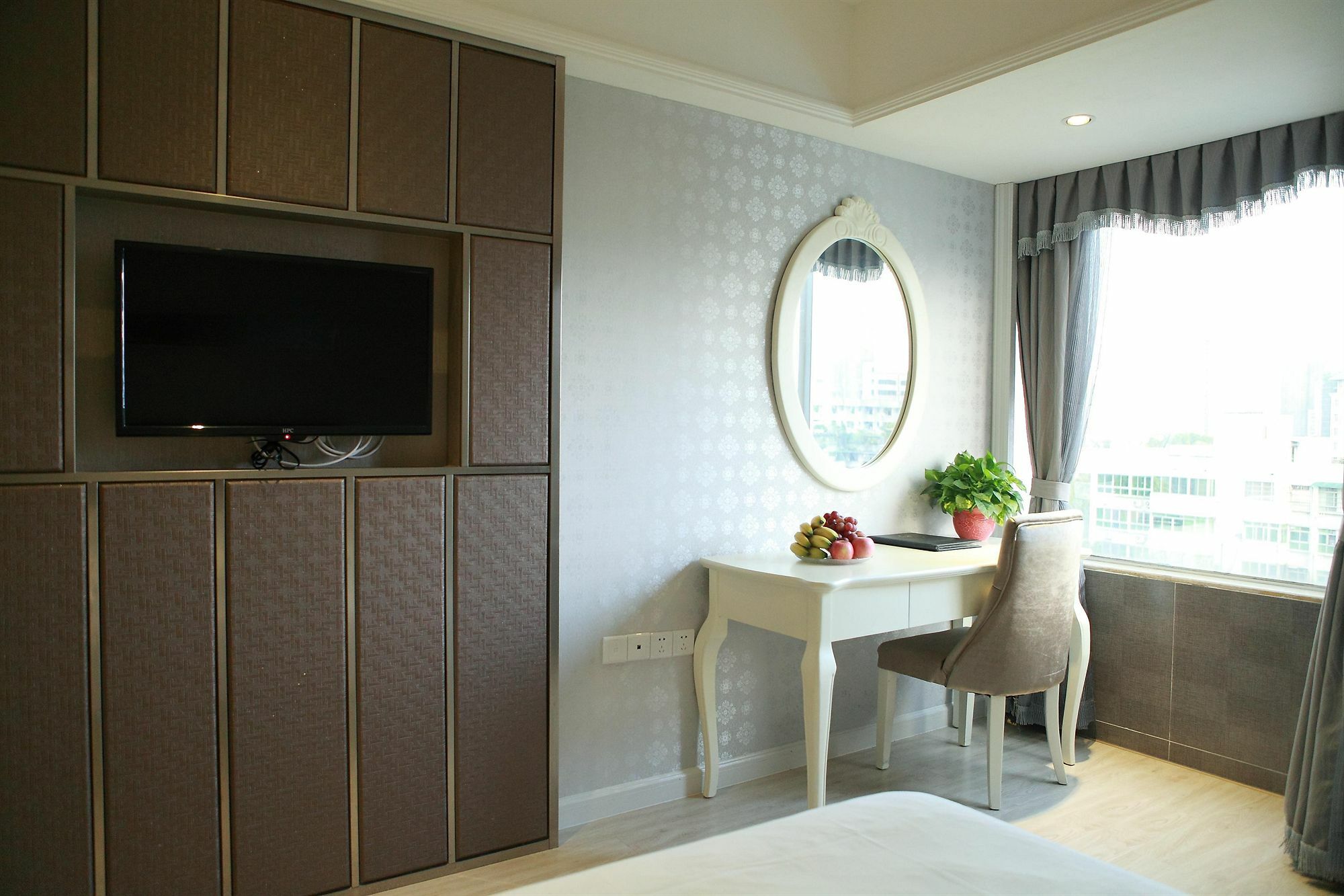 Bluesky Hotel Гуанчжоу Экстерьер фото