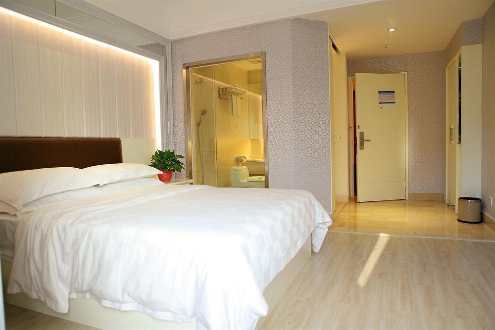 Bluesky Hotel Гуанчжоу Экстерьер фото